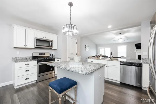 $425,000 | 708 Santa Fe Court, Shiloh, IL 62221