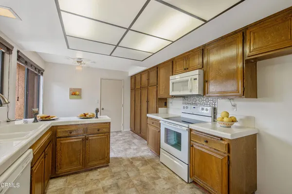 $574,900 | 31310 Village 31, Camarillo, CA 93012