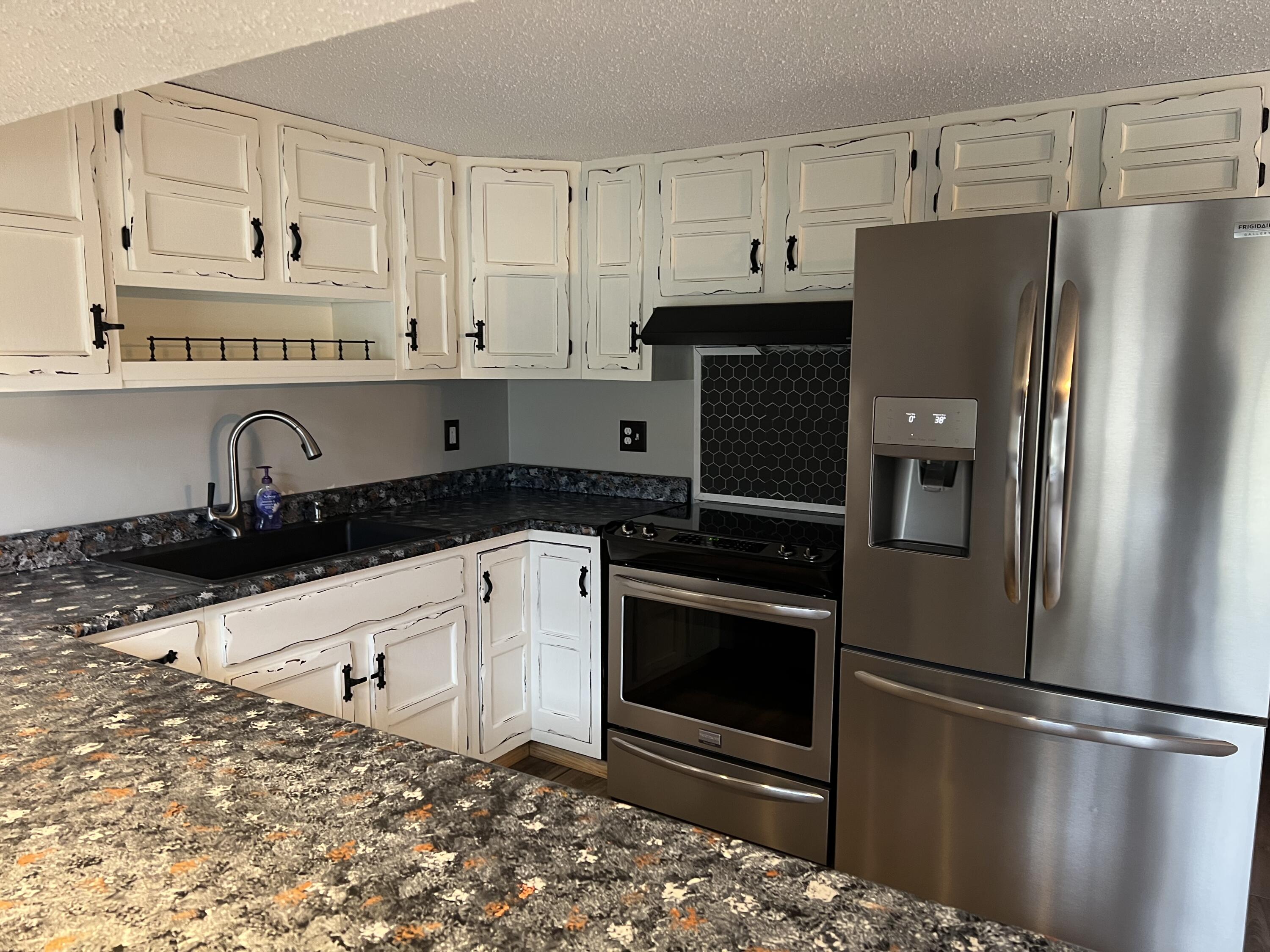 6820 West Travis Road Ludington, MI 49431 - Photo 18 of 39 Kitchen