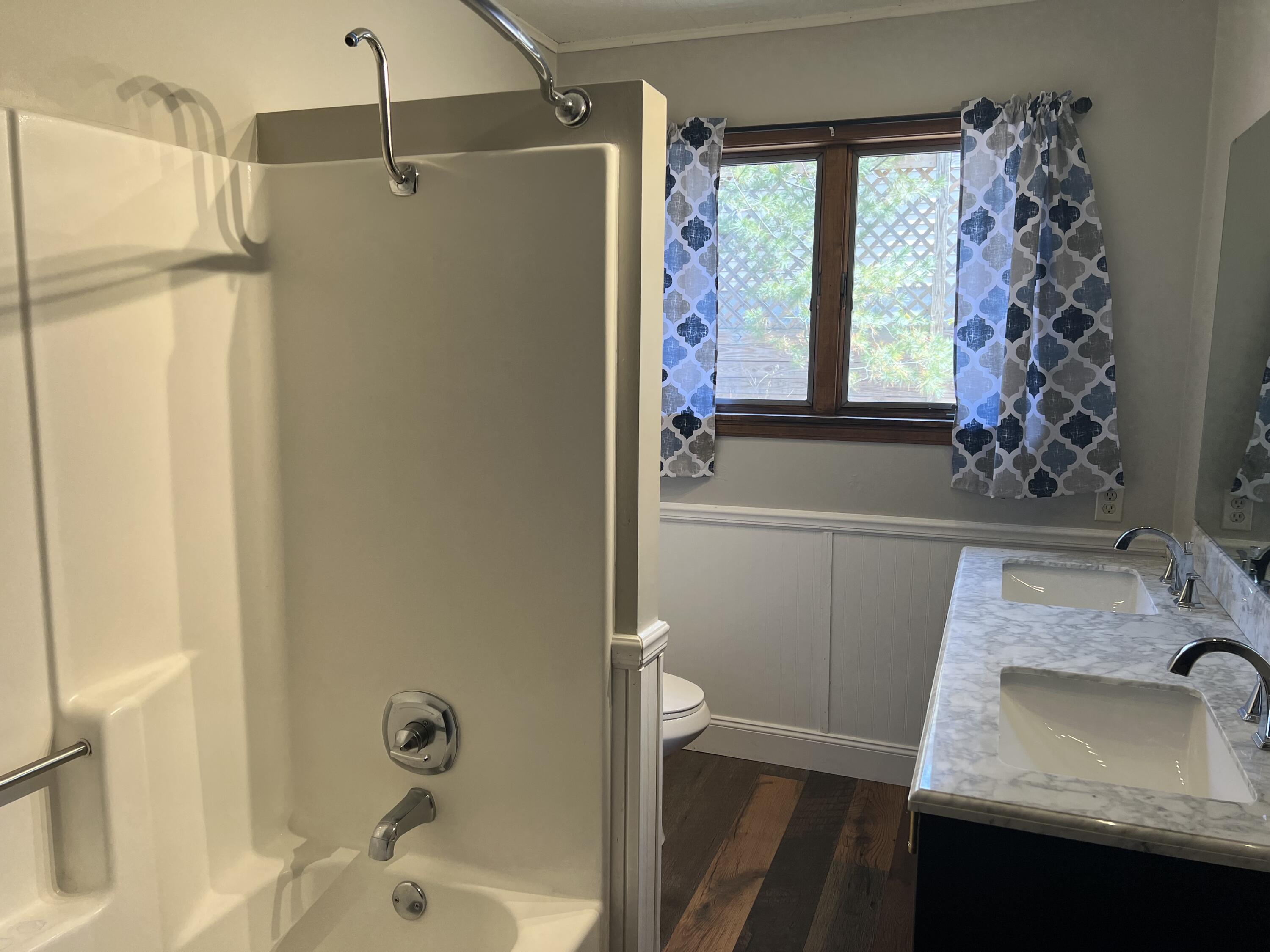 6820 West Travis Road Ludington, MI 49431 - Photo 25 of 39 Primary Bathroom