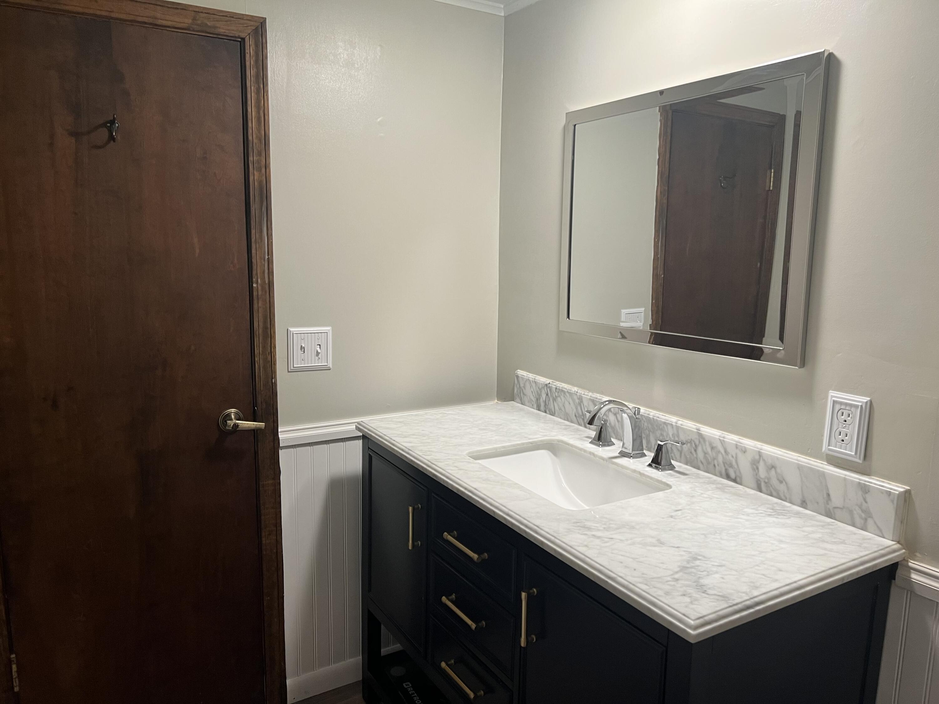 6820 West Travis Road Ludington, MI 49431 - Photo 32 of 39 Bathroom 2
