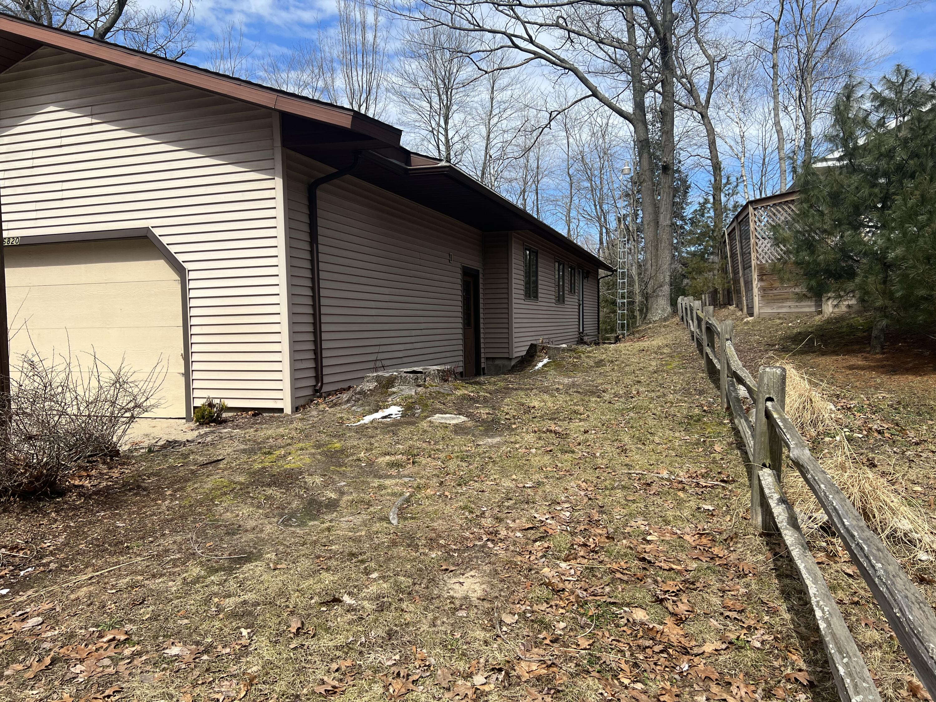 6820 West Travis Road Ludington, MI 49431 - Photo 6 of 39 East View `