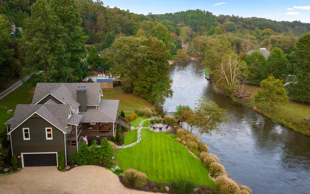 $2,834,360 | 547 Toccoa River Lane, Mineral Bluff, GA 30559