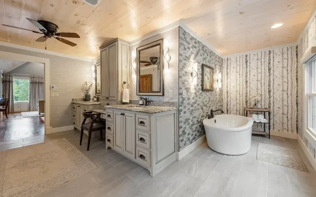 $2,834,360 | 547 Toccoa River Lane, Mineral Bluff, GA 30559