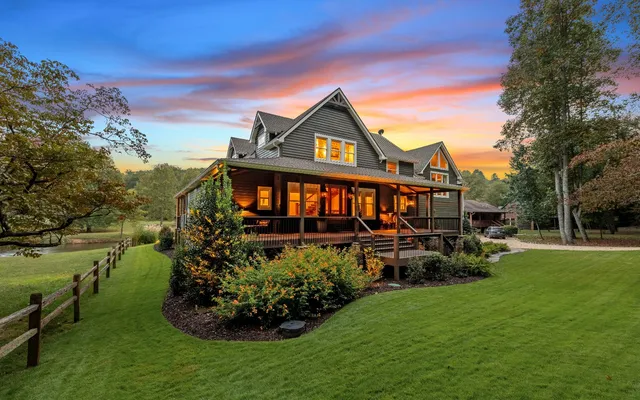 $2,834,360 | 547 Toccoa River Lane, Mineral Bluff, GA 30559