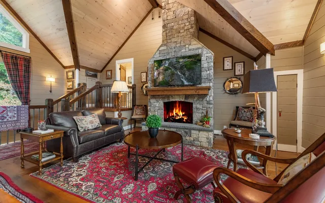 $2,834,360 | 547 Toccoa River Lane, Mineral Bluff, GA 30559