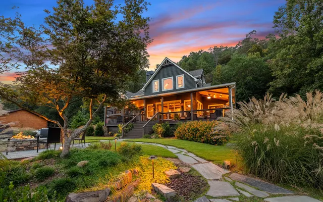 $2,834,360 | 547 Toccoa River Lane, Mineral Bluff, GA 30559