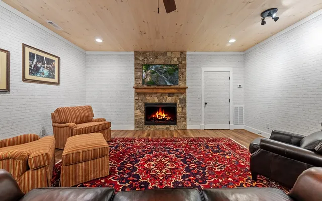 $2,834,360 | 547 Toccoa River Lane, Mineral Bluff, GA 30559