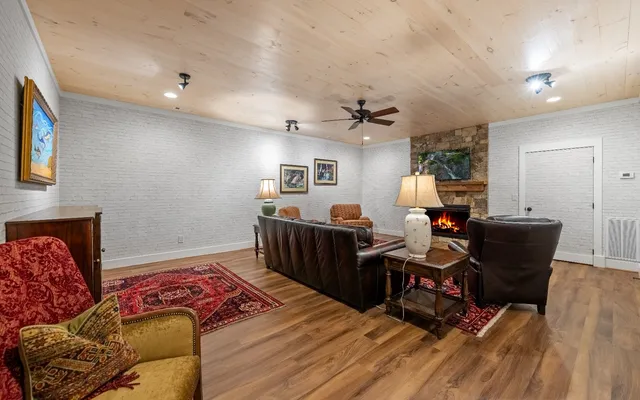 $2,834,360 | 547 Toccoa River Lane, Mineral Bluff, GA 30559