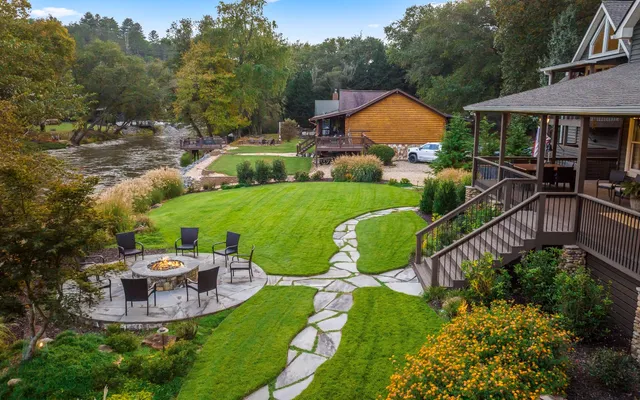 $2,834,360 | 547 Toccoa River Lane, Mineral Bluff, GA 30559