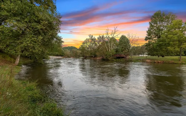 $2,834,360 | 547 Toccoa River Lane, Mineral Bluff, GA 30559