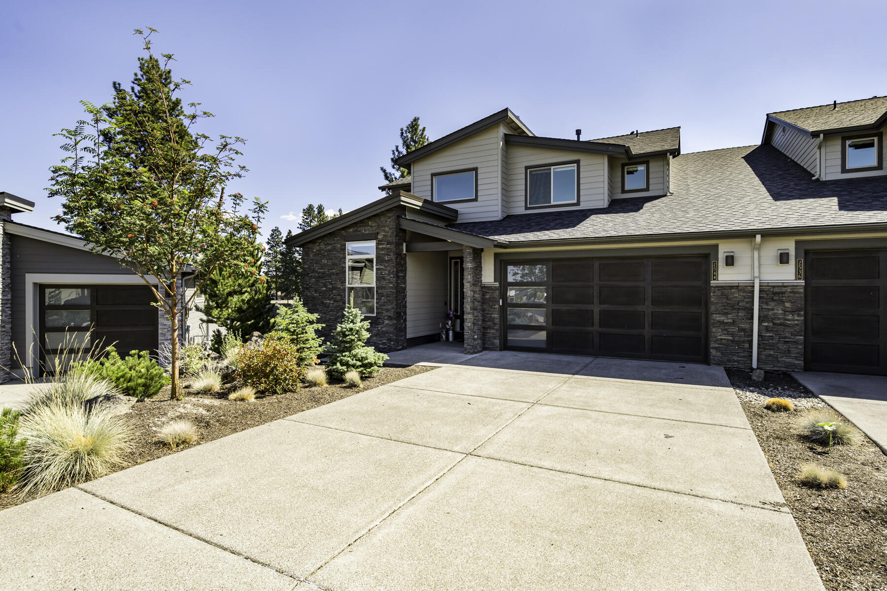 2544 Northwest Rippling River Court Bend, OR 97703 - Photo 5 of 57 JH5_7118