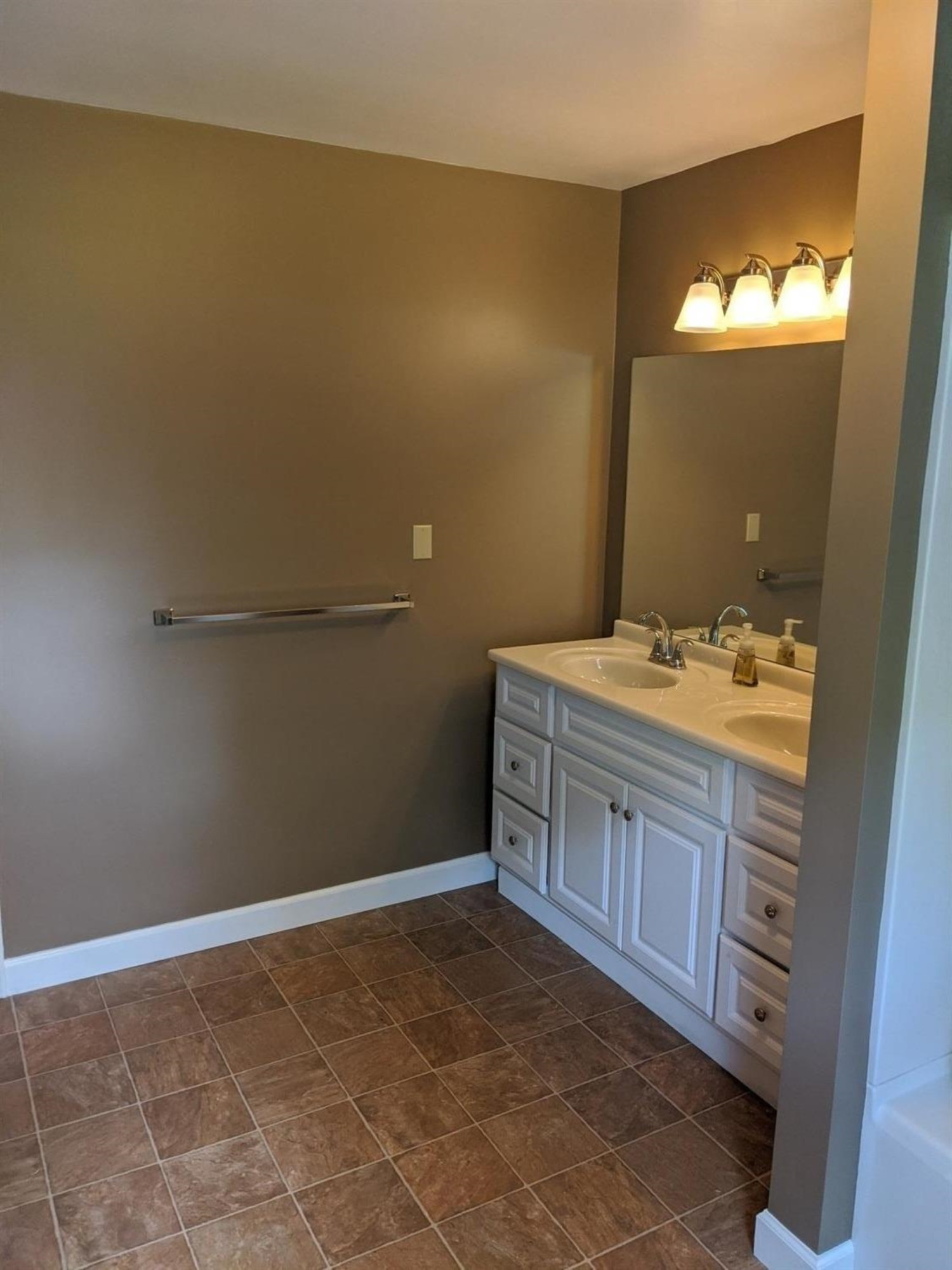 3358 Beaumont Road Ann Arbor, MI 48105 - Photo 10 of 23 Photo 10