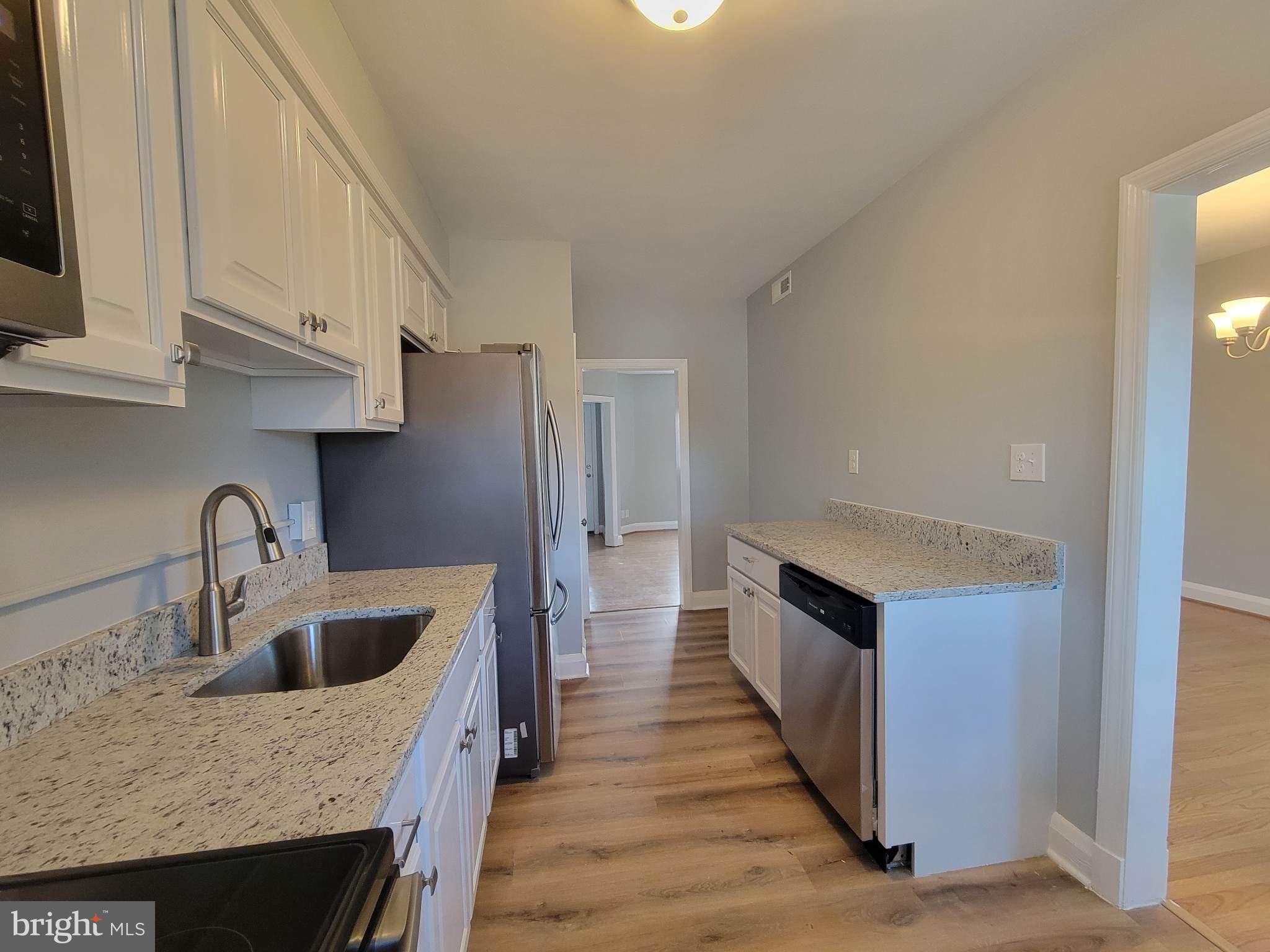 929 Elm Ridge Avenue Baltimore, MD 21229 - Photo 4 of 24 Gallery Image 4