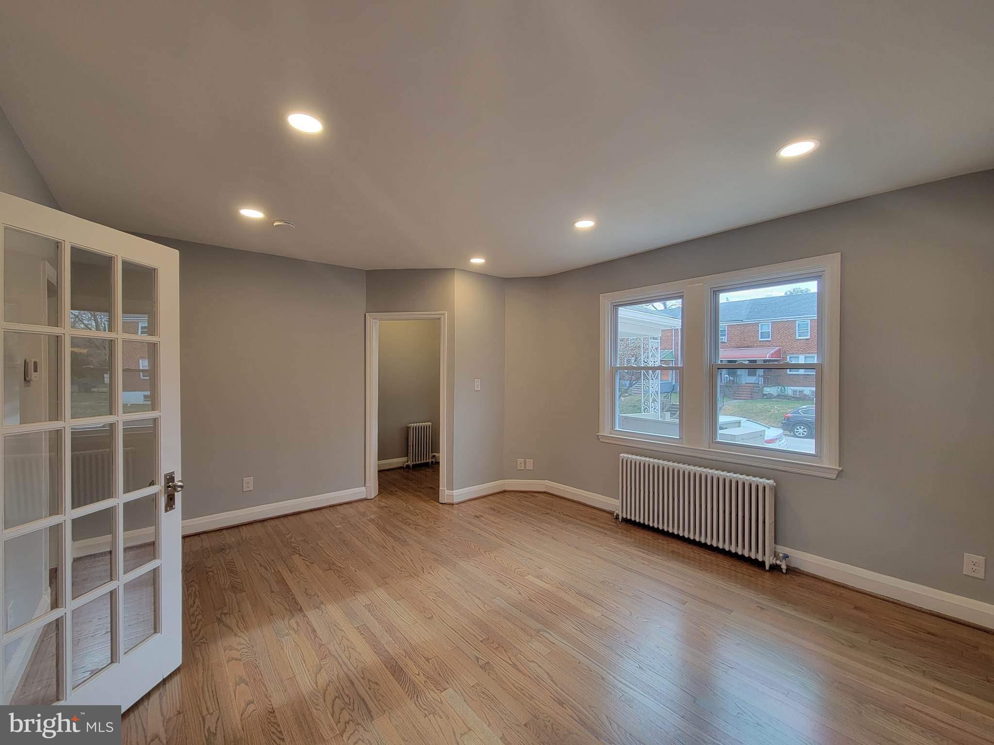 929 Elm Ridge Avenue Baltimore, MD 21229 - Photo 6 of 24 Gallery Image 6