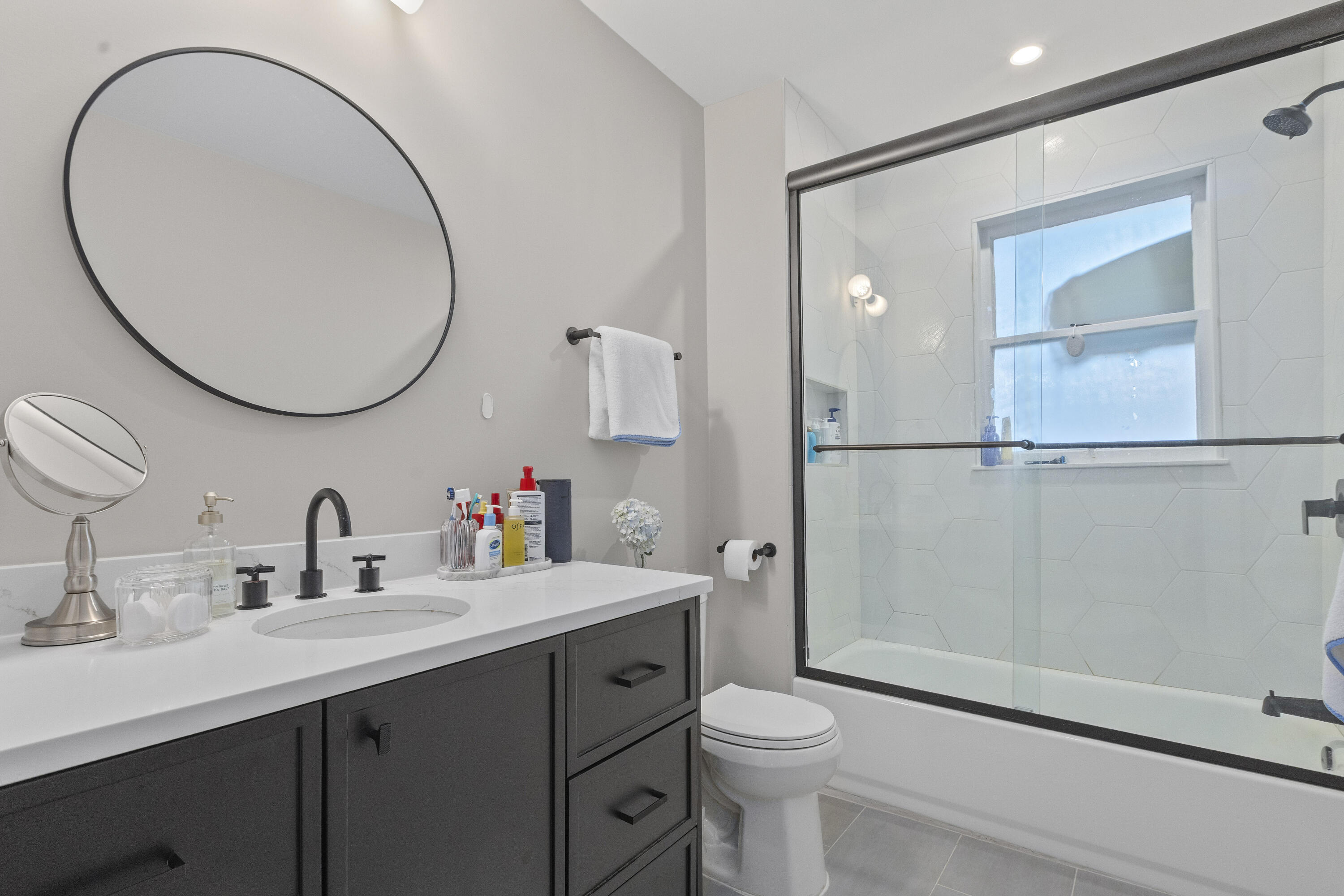 1011 Ashley Avenue Charleston, SC 29403 - Photo 24 of 45 Interior