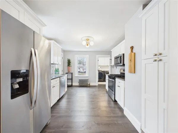 $499,000 | 28 Myrtle Avenue, Warwick, RI 02886