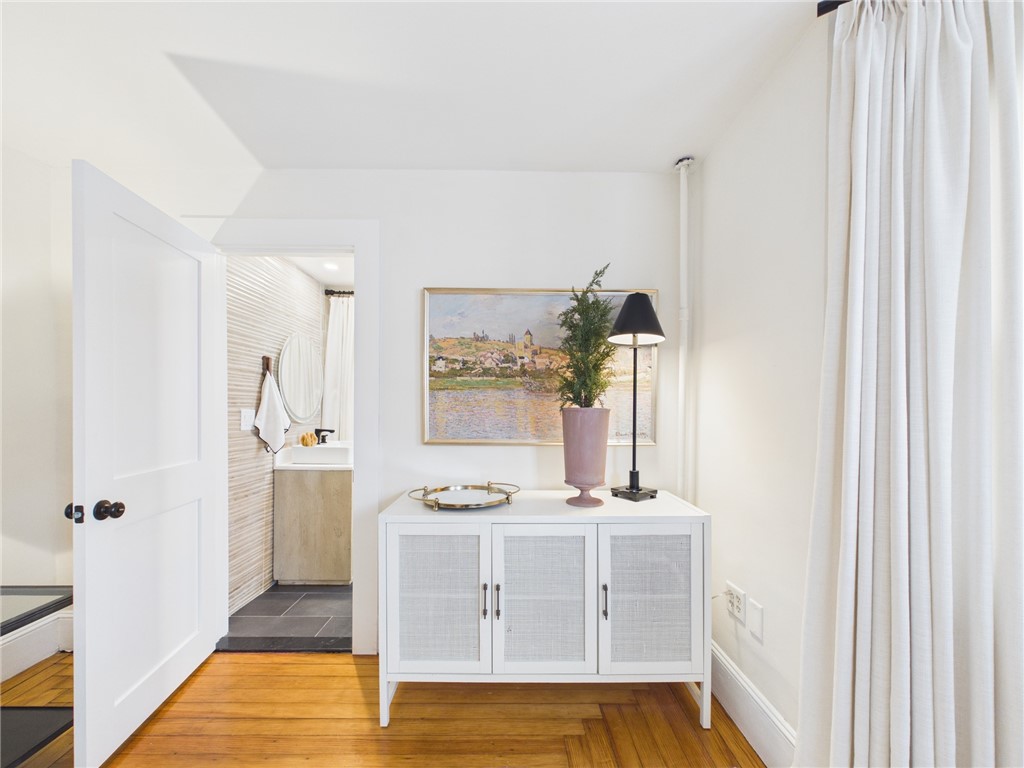 28 Myrtle Avenue Warwick, RI 02886 - Photo 20 of 37