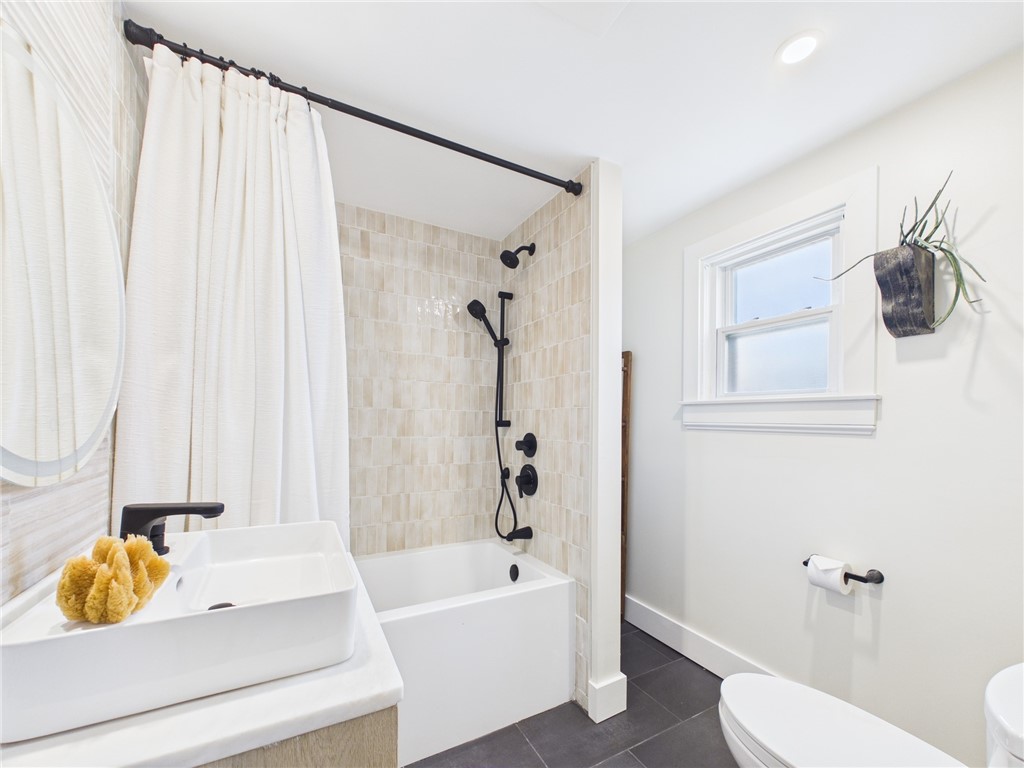 28 Myrtle Avenue Warwick, RI 02886 - Photo 22 of 37