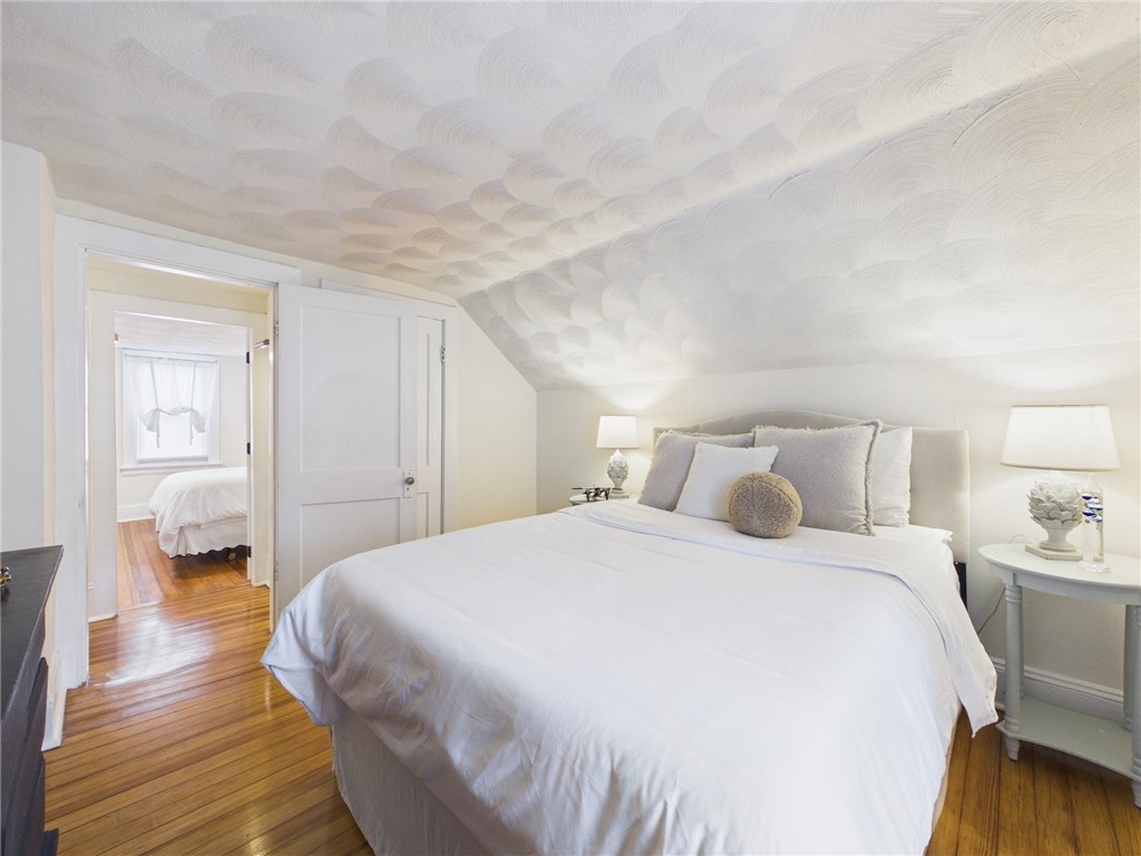 28 Myrtle Avenue Warwick, RI 02886 - Photo 31 of 37