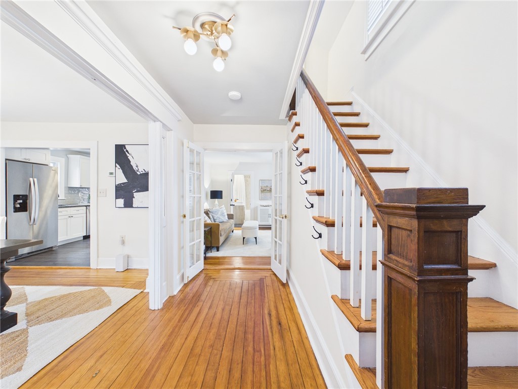 28 Myrtle Avenue Warwick, RI 02886 - Photo 4 of 37