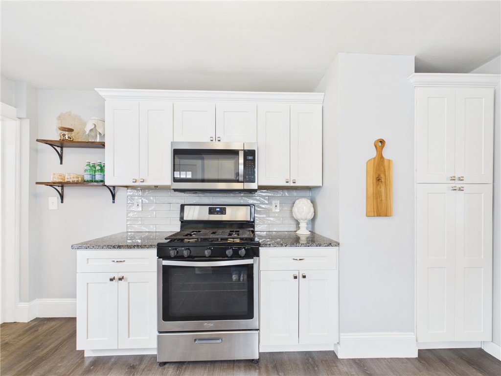 28 Myrtle Avenue Warwick, RI 02886 - Photo 9 of 37