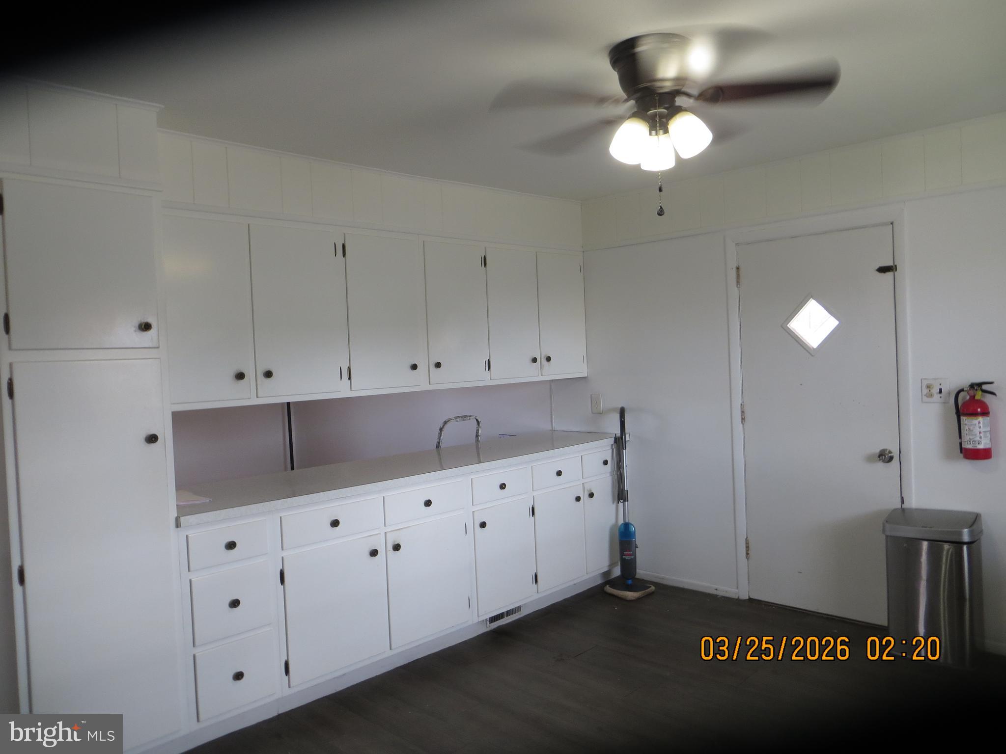 2472 Ydv-ham Square Road Trenton, NJ 08690 - Photo 2 of 20