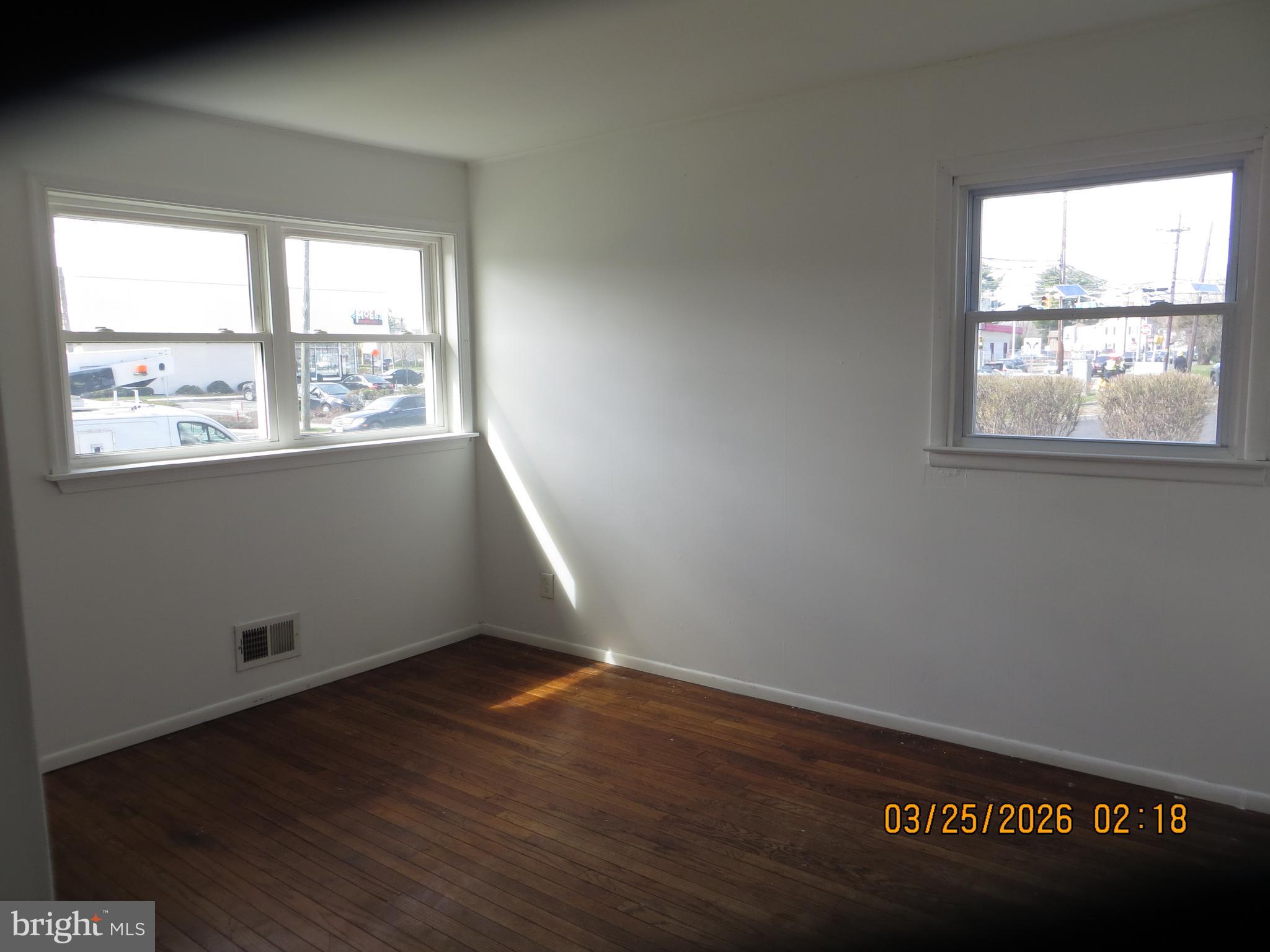 2472 Ydv-ham Square Road Trenton, NJ 08690 - Photo 7 of 20