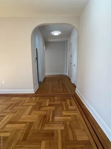 $199,000 | 762 Brady Avenue, Unit 221 | Pelham Parkway