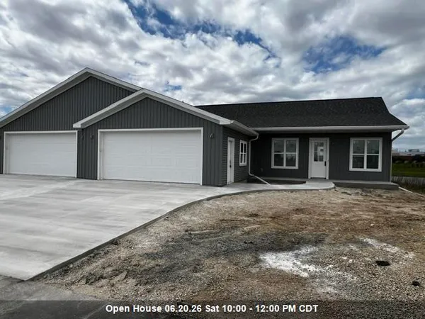 $409,900 | 812 Lakeview Lane, Ripon, WI 54971
