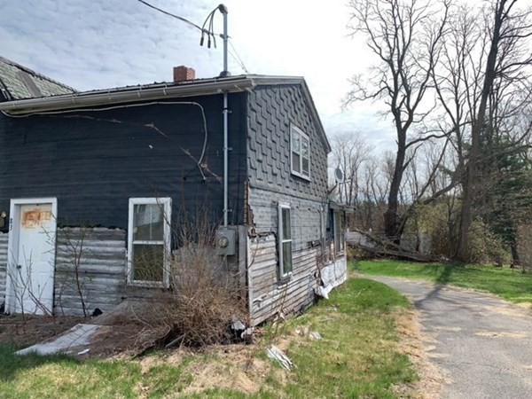 83 Eagle Street Ware, MA 01082 - Photo 6 of 31 Gallery Image 6