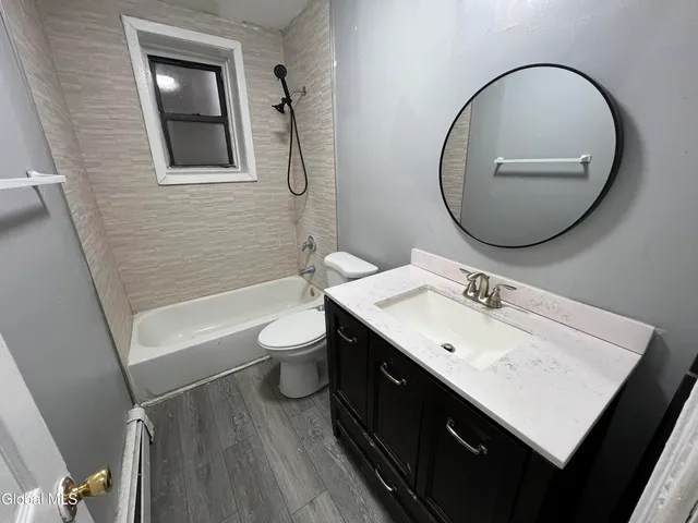 $1,000 | 132 Central Avenue, Unit 2R, Albany, NY 12206