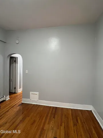 $1,000 | 132 Central Avenue, Unit 2R, Albany, NY 12206