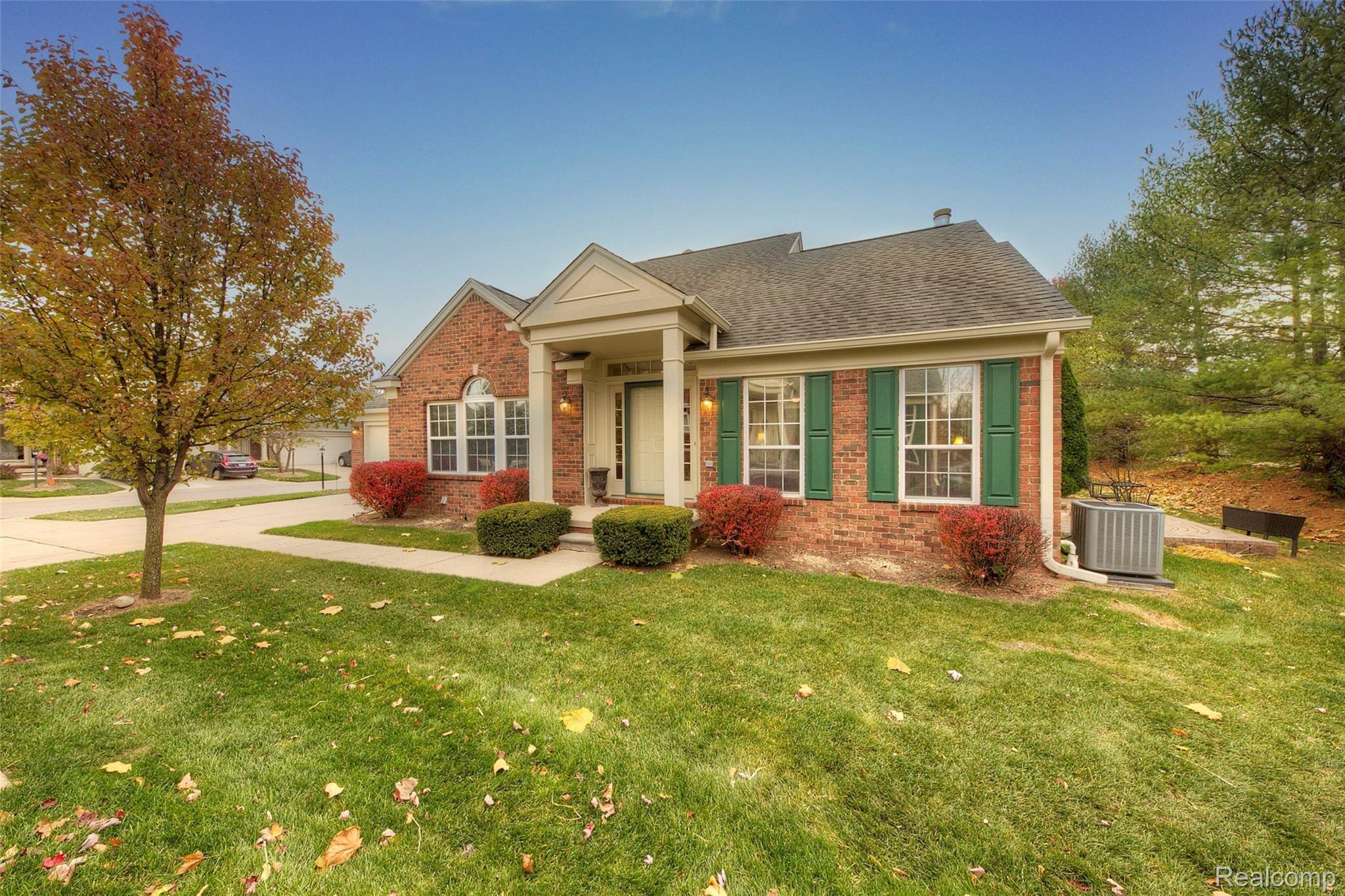 49131 Hawksburry Road Canton, MI 48188 - Photo 4 of 43 4 Front.jpg