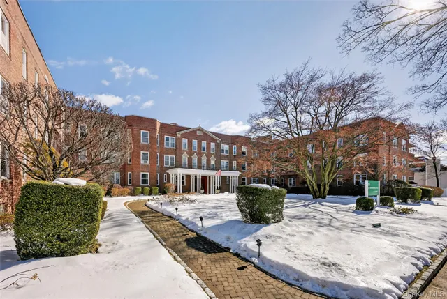 $389,900 | 101 Old Mamaroneck Road, Unit 2C3, White Plains, NY 10605