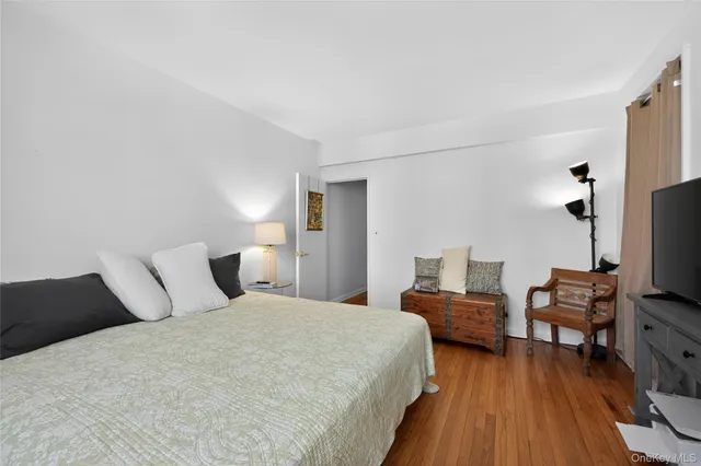 $389,900 | 101 Old Mamaroneck Road, Unit 2C3, White Plains, NY 10605