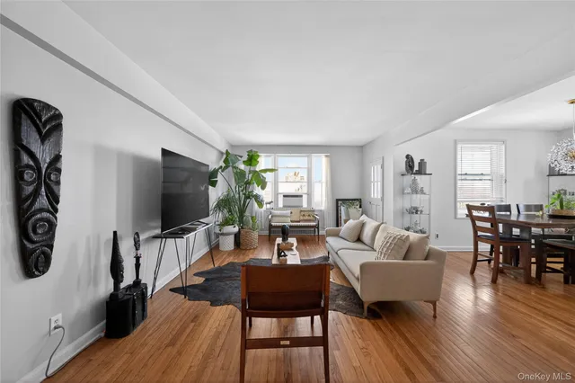 $389,900 | 101 Old Mamaroneck Road, Unit 2C3, White Plains, NY 10605