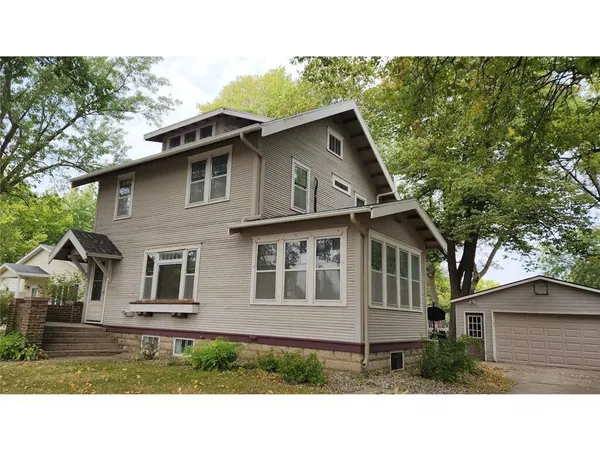 $210,000 | 528 11th Street, Windom, MN 56101