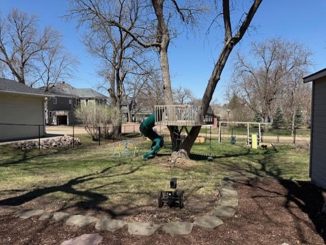 528 11th Street Windom, MN 56101 - Photo 4 of 25