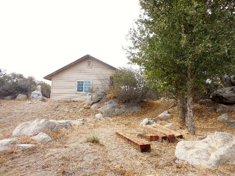 29140 North Lower Valley Road Tehachapi, CA 93561 - Photo 5 of 42 Gallery Image 5
