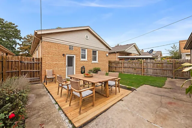 a view of a backyard with plants
