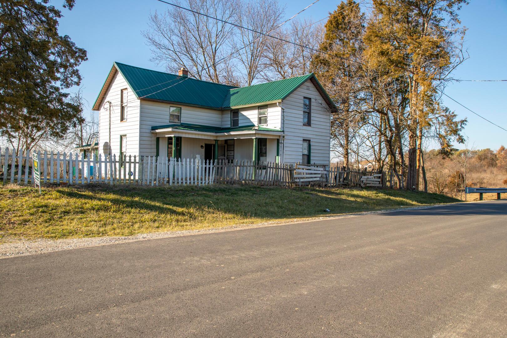 11405 Dozer Road Southwest Stoutsville, OH 43154 - Photo 2 of 40 _MG_5610-HDR