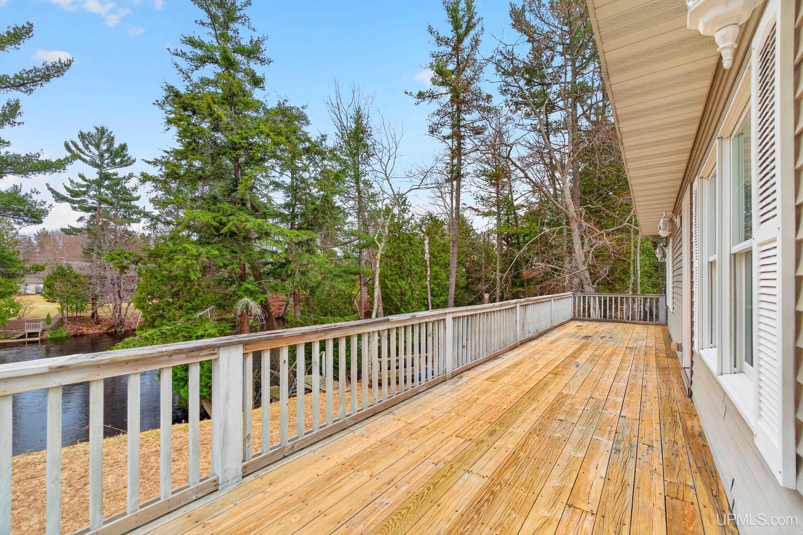 7643 Rivers Bend Drive Manistique, MI 49854 - Photo 3 of 40