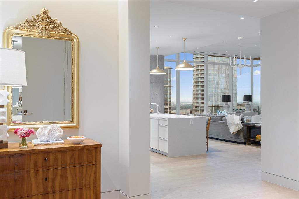 1747 Leonard Street, Unit 2402 Dallas, TX 75201 - Photo 4 of 35 a room with cabinets and window