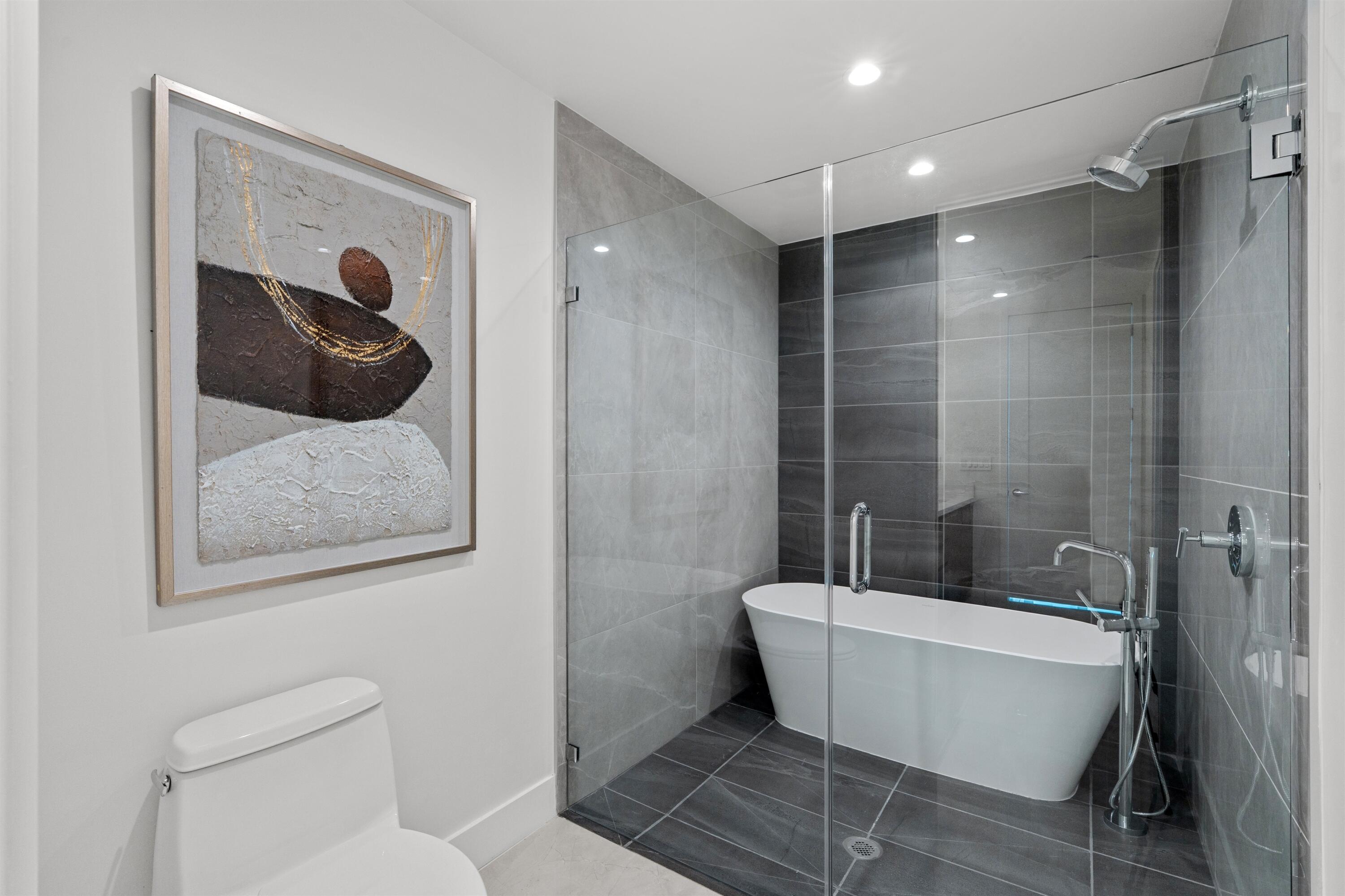 485 East Royal Palm Road, Unit 604 Boca Raton, FL 33432 - Photo 14 of 40 PRIMARY BATH