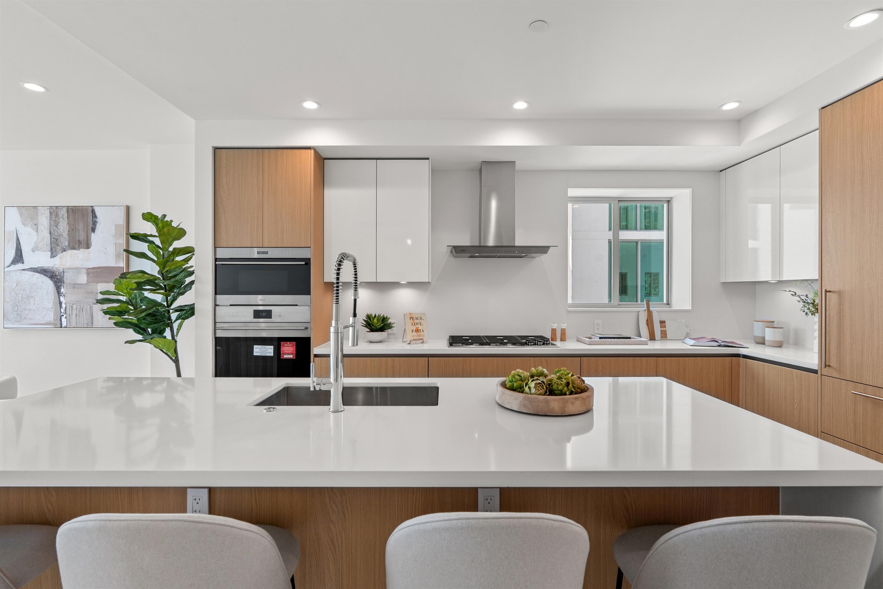 485 East Royal Palm Road, Unit 604 Boca Raton, FL 33432 - Photo 10 of 40 KITCHEN