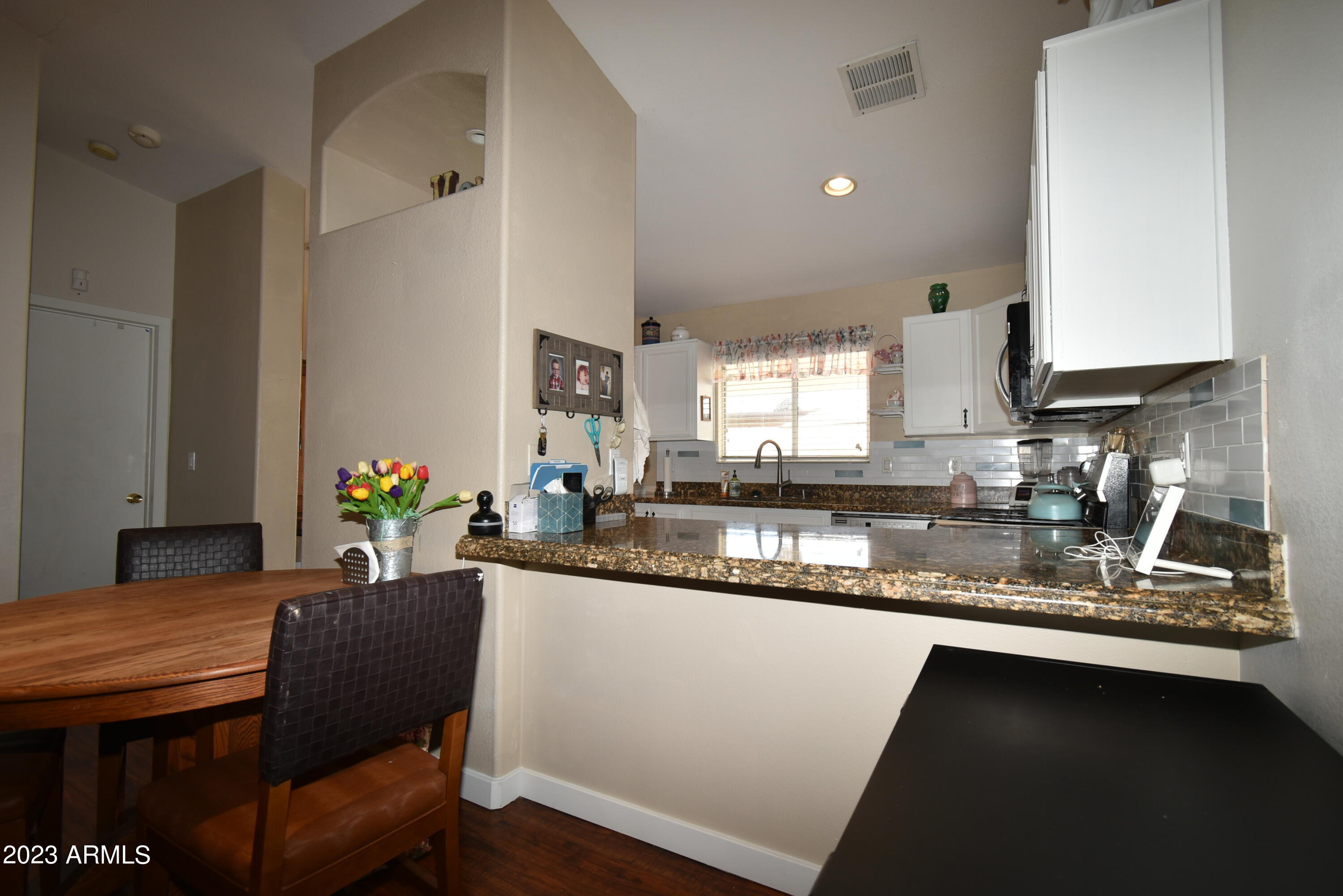 2623 East Contention Mine Road Phoenix, AZ 85032 - Photo 8 of 22 Breakfast Bar