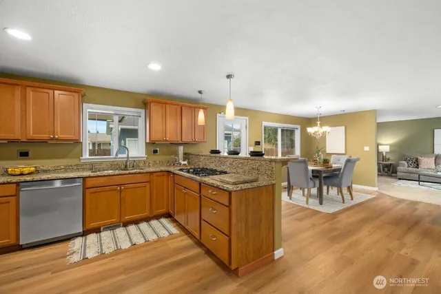 $845,000 | 2122 Cascade Place West, University Place, WA 98466