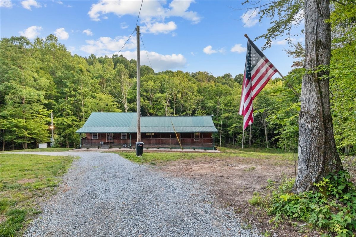 925 Nancy Shawl Road Dickson, TN 37055 - Photo 4 of 70 Gallery Image 4
