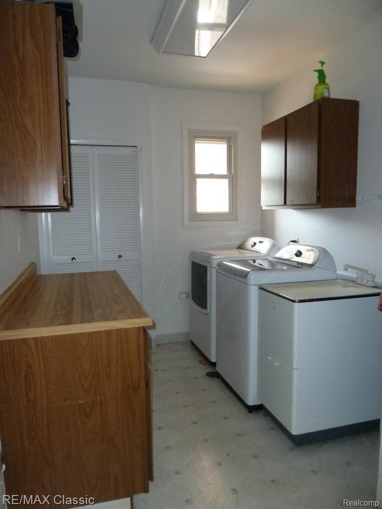 35928 Johnstown Road Farmington, MI 48335 - Photo 37 of 45 Johnstown Laundry Rm.jpg